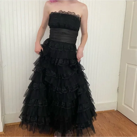 Masquerade Vintage Gothic Princess Dream Dress - Picture 3 of 5